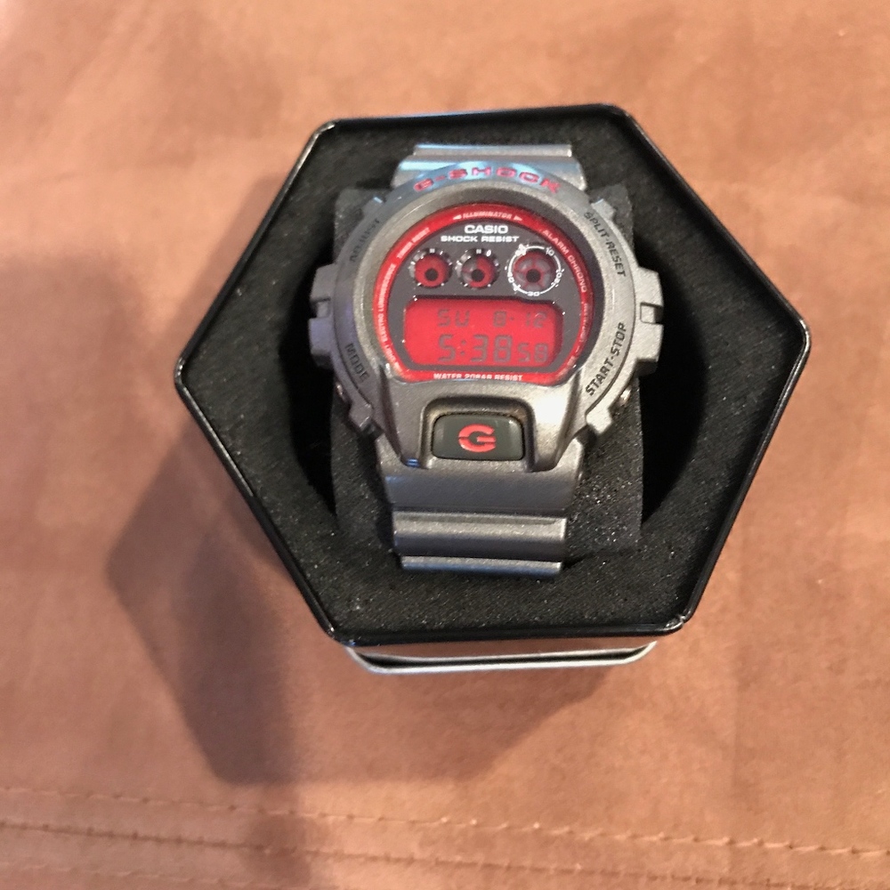 G-Shock Watch - Picture 3 of 3